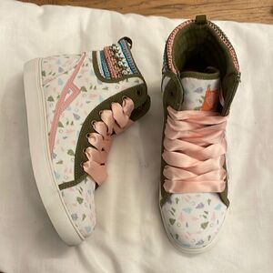 listing-status-banner